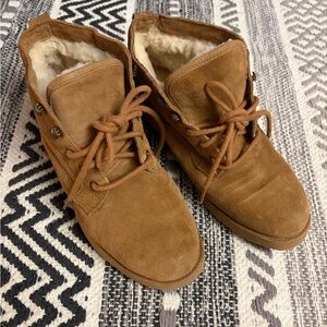 UGG Classic Mini Lace-Up Boots Tan Suede Shearling Lined Size 8.5 Women